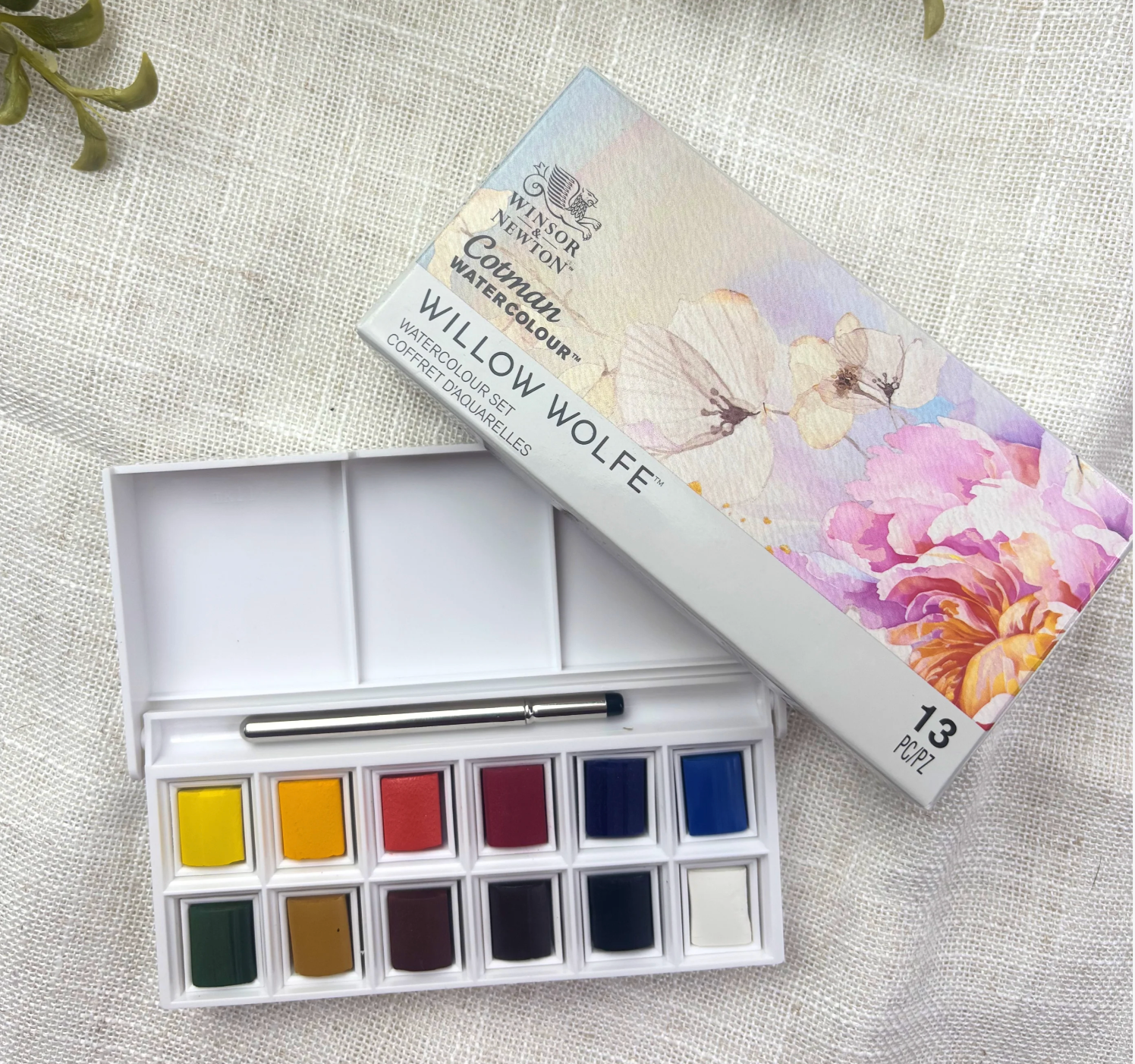 Willow Wolfe Watercolor Cotman Sketch Pocket Box